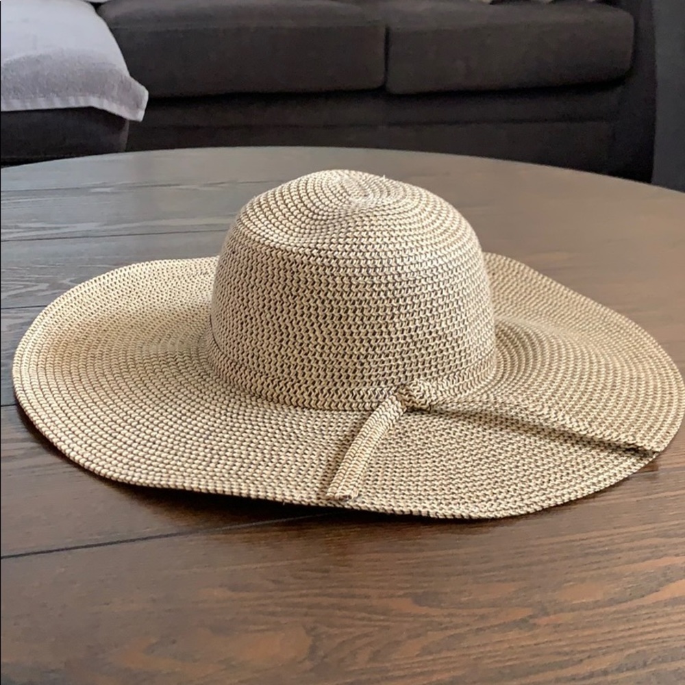 New without tags, Floppy sun hat